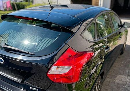 Ford Focus 1,0 EcoBoost 92kW SYNC Edition SYNC Ed...