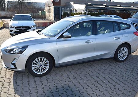 Ford Focus Titanium,Hybrid-Benzin, Led,Kamera,Navi,Ac