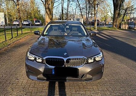 BMW 320 d xDrive AT 360Kam / Sitzheiz Carplay Navi