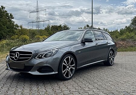 Mercedes-Benz E 220 BlueTEC 4MATIC T ELEGANCE Autom. ELEGANCE