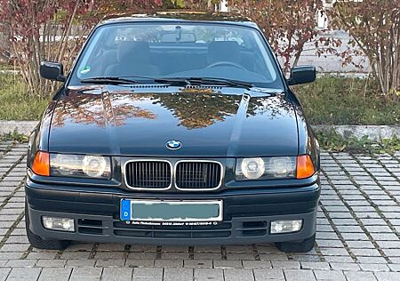 BMW 318iS Coupe Sammlerzustand rostfrei Traumzustand