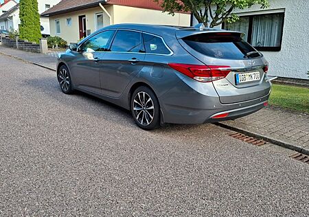 Hyundai i40 1.7 CRDi 104kW Style+, Standheizung, AHK