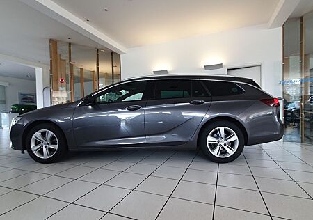 Opel Insignia 100 % AUTOMATIK FAMILYTOURER 2022. SPART PERFEKT