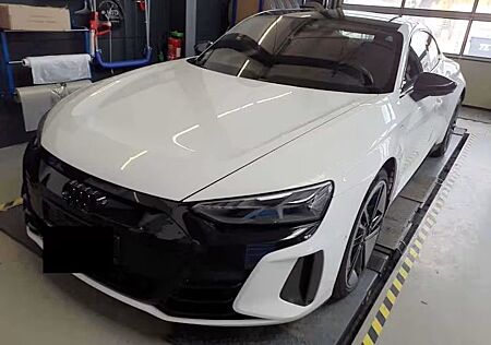 Audi e-tron GT RS quattro