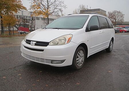 Toyota Sienna 3,3 LPG 8 Sitzer DVD Multimedia FESTPREIS