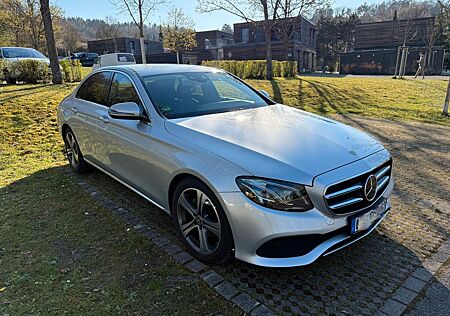 Mercedes-Benz E 220 d Autom. - MultiBeam, Fahr Assitenz, Night