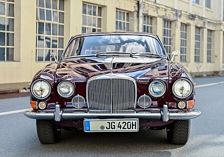 Jaguar MK II 420G / MK10