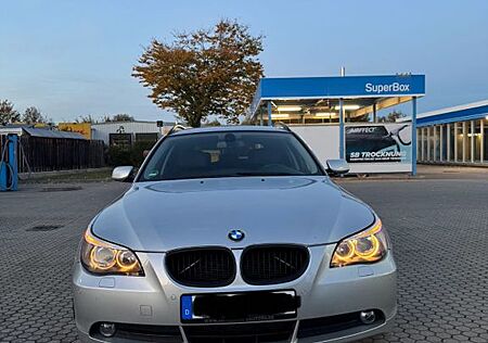 BMW 523i A touring -