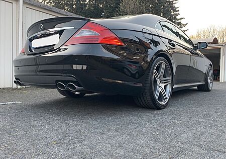 Mercedes-Benz CLS 63 AMG Schwarz/Schwarz Zustand 2