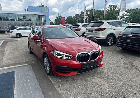 BMW 118i Lim. *Pano*Kamera*Aut.*Navi*LED*HK*