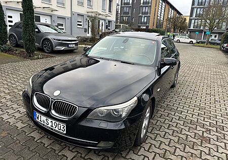 BMW 523iA ~Navi~Glasdach~Leder~Xenon