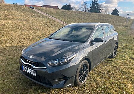 Kia Cee'd Sportswagon 1.5 T-GDI DCT Vision 4J GARA