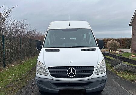 Mercedes-Benz Sprinter 9 Sitze Behindertengerecht