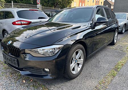BMW 320 d Touring Automatik Klima Pano. Navi 8xAlu
