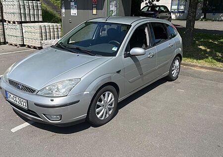 Ford Focus Mit neuen TÜV
