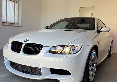 BMW M3 Coupé V8 Competition Neuwagenzustand 8000 km