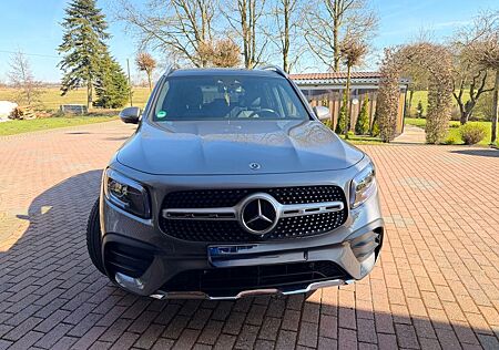 Mercedes-Benz GLB 200 d DCT - AMG Line / Panorama / Head-up