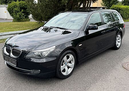 BMW 525d Touring-AUTOMATIK-NAVI-LEDER-AHK-TÜV 11/26