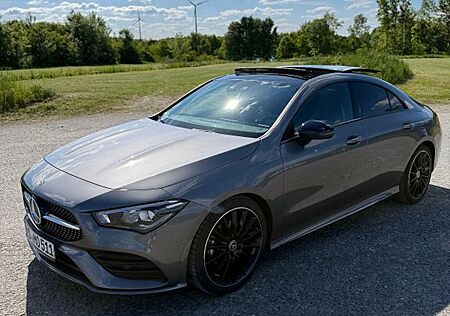 Mercedes-Benz CLA 200 4MATIC DCT -