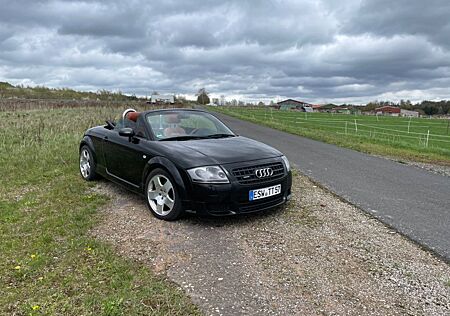 Audi TT Roadster 1.8T quattro 165 kW -