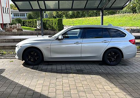 BMW 320 d xDrive Touring Sport Line Keyless