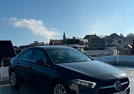 Mercedes-Benz A 220 Limousine -DCT