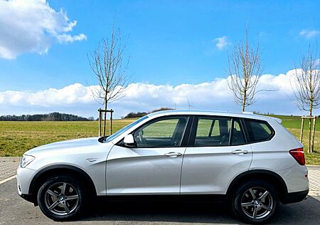 BMW X3 xDrive20i wenig Km AHK 8xALU Wartg.neu Garage