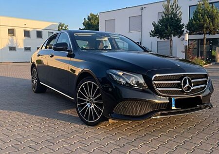 Mercedes-Benz E 220 d 4MATIC Autom. -