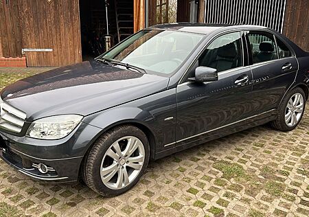 Mercedes-Benz C 180 Avantgarde TÜV/Scheckheft/8-fach/Schalter!