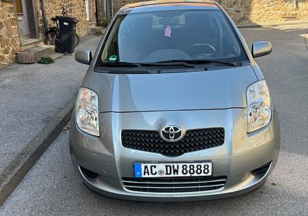 Toyota Yaris 1,0-l-VVT-i -