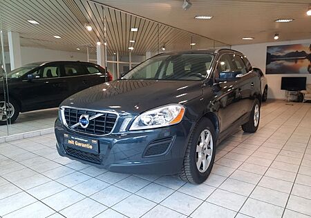 Volvo XC 60 XC60 Momentum AWD / 1.Hand/ TÜV NEU