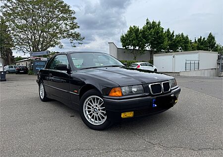 BMW 318i Cabrio lückenloses -Scheckheft