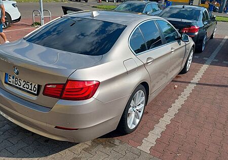 BMW 528i -