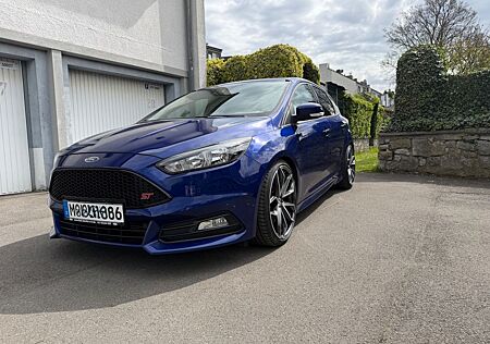 Ford Focus 2,0 EcoBoost ST Leder-Sport-Paket ST