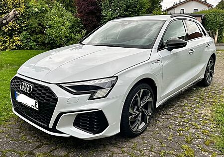 Audi A3 40 TFSI e S tronic S line Sportback Matrix