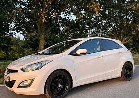 Hyundai i30 1.4 Trend Trend. TOP /Allwetter NEU /TÜV NEU