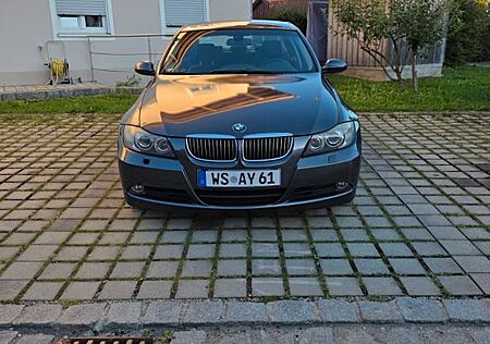 BMW 325i -