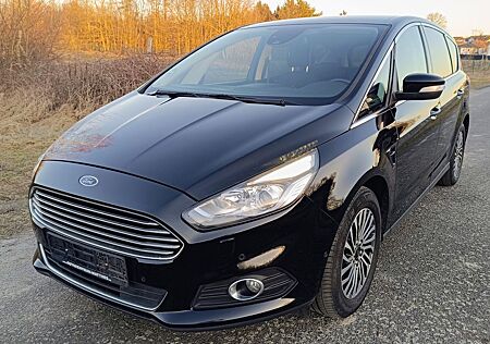 Ford S-Max Titanium 7 Sitze ! 1. Besitz !