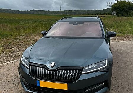 Skoda Superb Combi iV Sportline DSG 1. Hand Scheckheft
