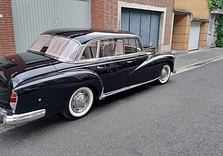 Mercedes-Benz 300