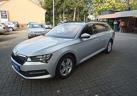 Skoda Superb 1.6 TDI Style*PANO*KAM*NAVI*SHZ*APP*