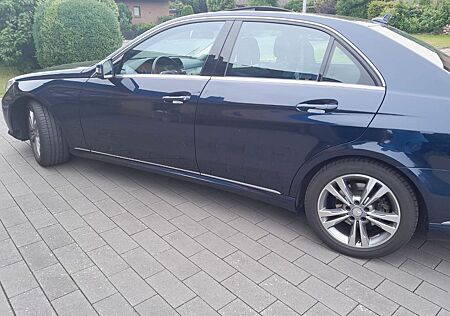 Mercedes-Benz E 300 BlueTEC AVANTGARDE AVANTGARDE