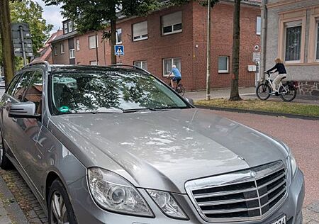 Mercedes-Benz E 350 CDI 4MATIC T BlueEFFICIENCY TÜV neu