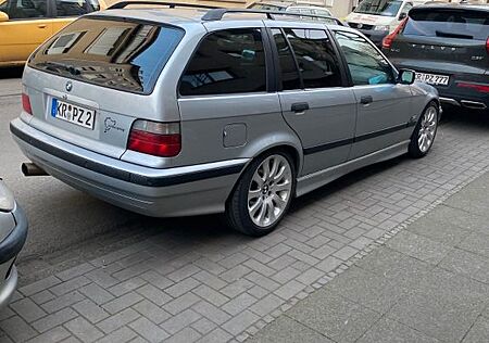 BMW 328i touring