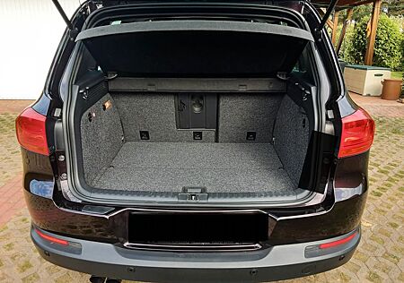 VW Tiguan Volkswagen 2.0 TDI BlueMotion Technology LIFE LI...