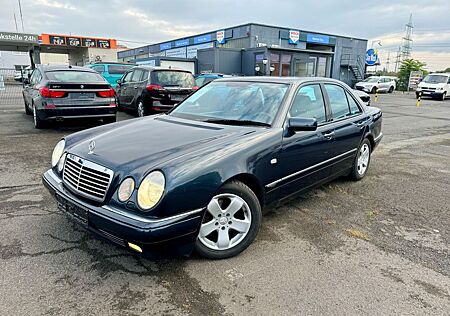 Mercedes-Benz E 240 Avantgarde-Navi-Memory-Autom.Klima-2.Hd.