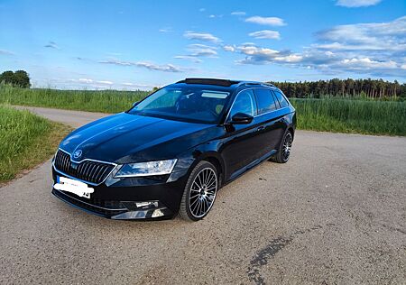 Skoda Superb Combi Style 2.0 TDI DSG | Pano | AHK