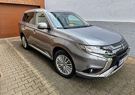 Mitsubishi Plug in Hybrid Outlander Outlander 2.4 Plug-In Hybrid Modell 2020
