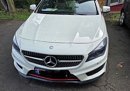 Mercedes-Benz CLA 250 DCT 4MATIC AMG Line AMG Line
