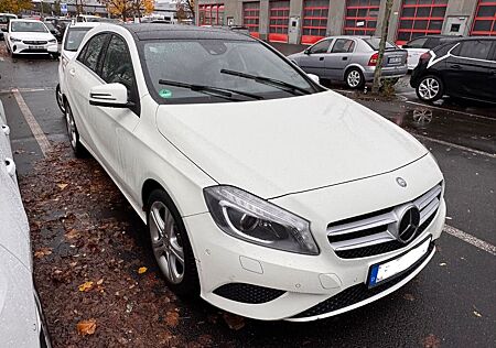 Mercedes-Benz A 180 CDI BlueEFFICIENCY Urban DCT Urban